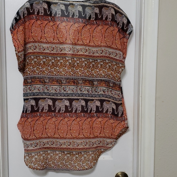 Top - Picture 2 of 2